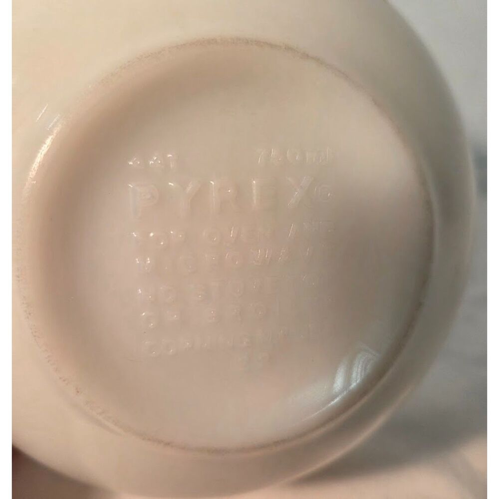 Vintage Pyrex Butterfly Gold Cinderella Mixing Bowl 442